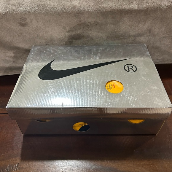 Nike Air Rubber Dunk Off-White UNC - Picture 8 of 10